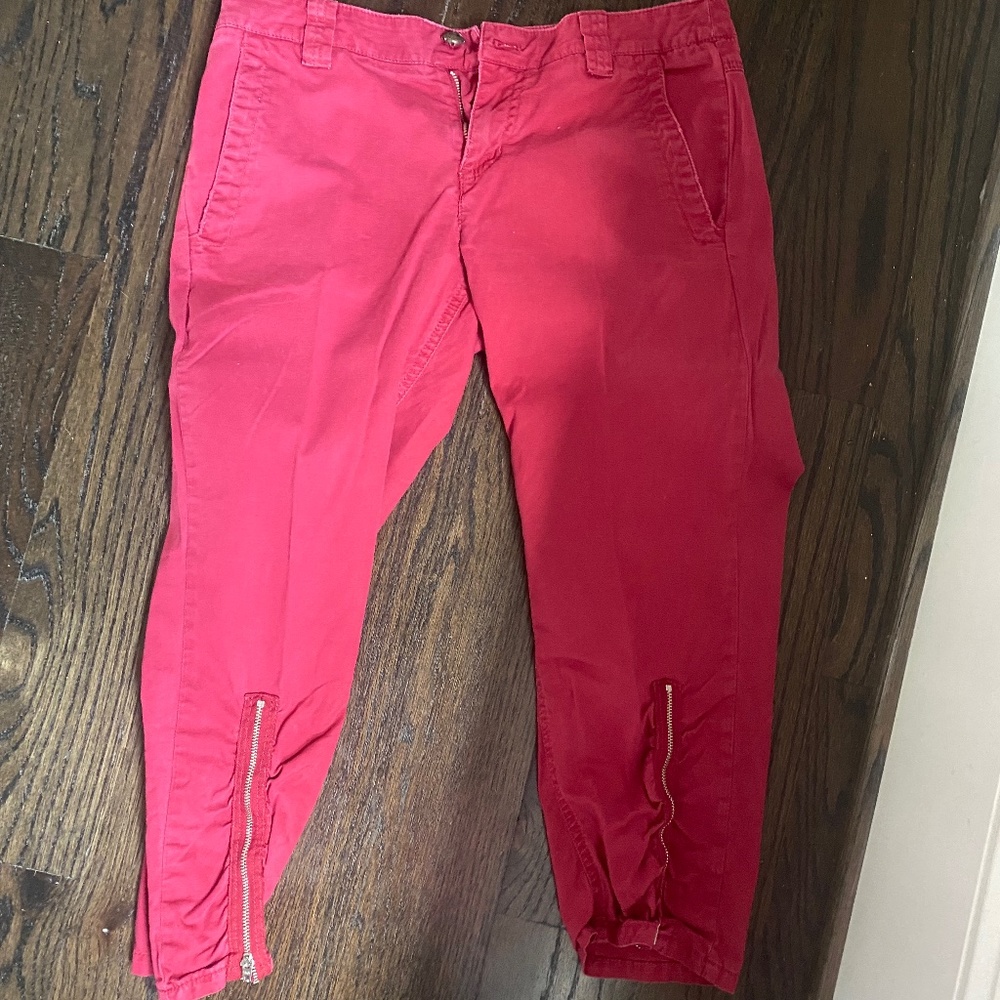BCBG red capris